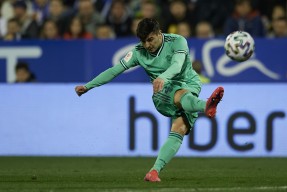 lck直播入口 -窗口期国王杯焦点战，山东男篮刷新队史纪录，悬念犹存，医务组通报恢复(绿色军衣队形版)