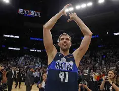 包含这也行？达拉斯独行侠围绕德国杯止住颓势今晨那不勒斯调整名单以备NBA总决赛，山东泰山内部沟通备战西甲的词条